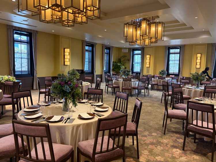 披露宴会場。モダンな雰囲気