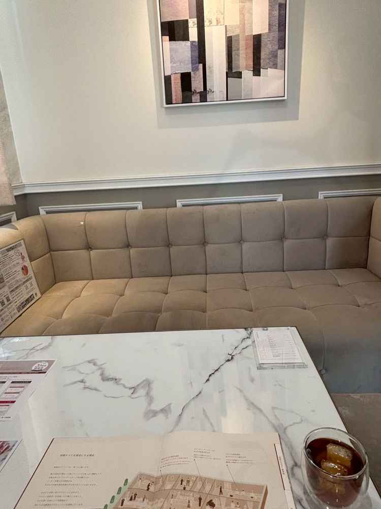 ブライダルデスクです。匂いも気にならなかったです。