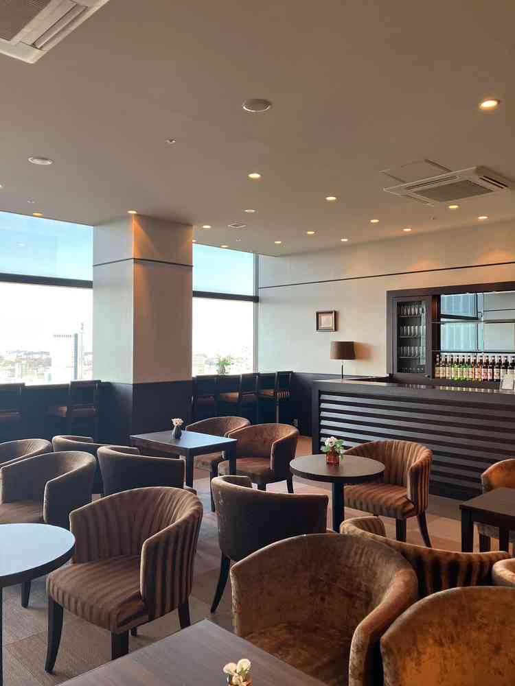 ラウンジにはバーも完備されており、ウェルカムドリンクを提供することができます。