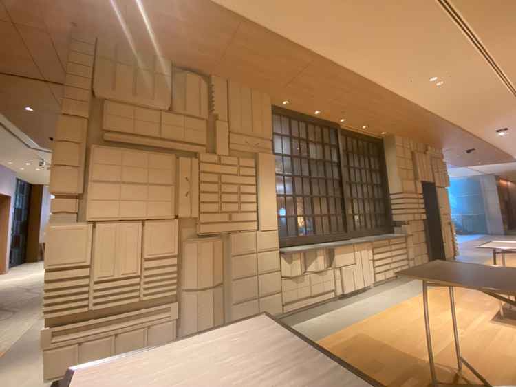 披露宴前に行くバーカウンター。雰囲気がカッコよくて場所も広くてよかった。