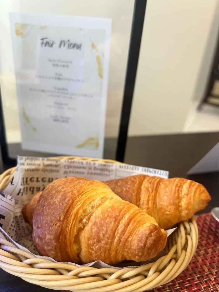 ララシャンス博多の森の名物、クロワッサン！！販売はしてないので来た人だけが食べられる…焼きたてとても