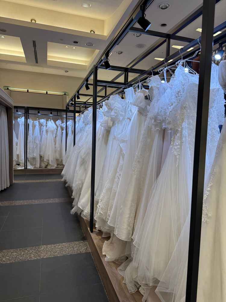 式場中でドレスの選定もできるため、打ち合わせがスムーズに行えそうだと思いました。