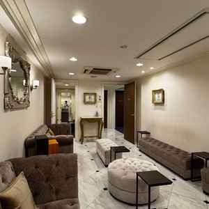 親戚が利用するラウンジ。調度品が美しく、くつろげそうな雰囲気。