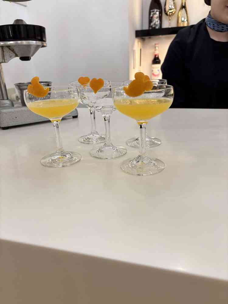 ウェルカムパーティーではその場でオレンジを絞ってジュースにしてくれます。すごく美味しかったです。