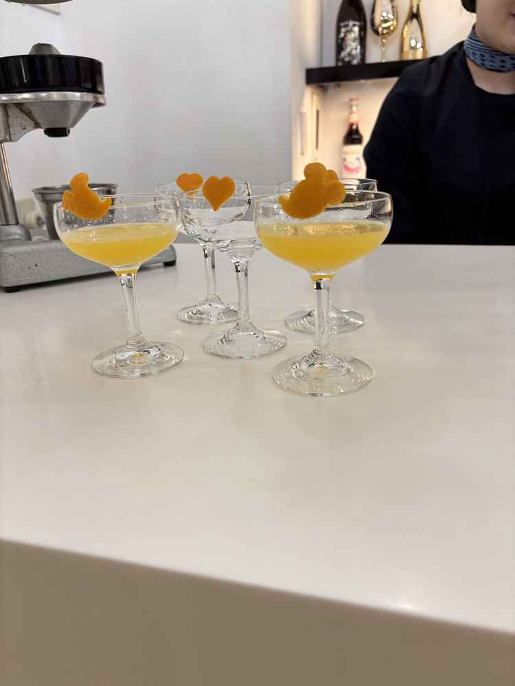 ウェルカムパーティーではその場でオレンジを絞ってジュースにしてくれます。すごく美味しかったです。