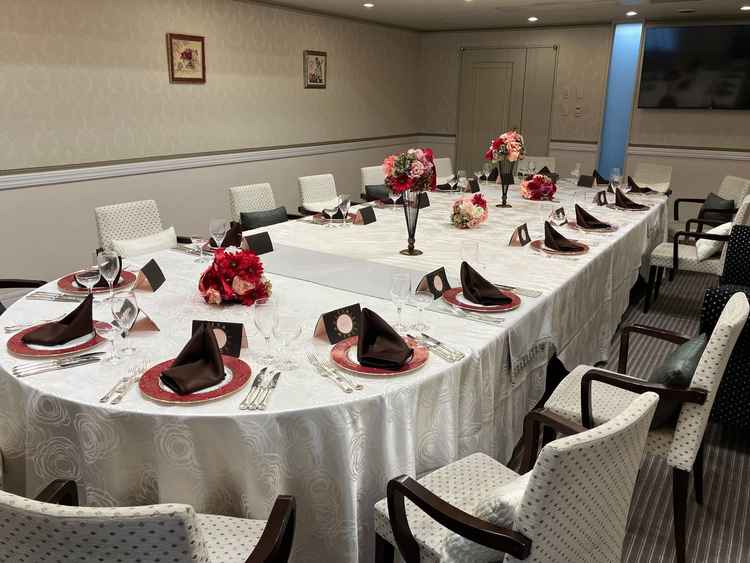 個室の会食会場の写真。少人数婚での使用にピッタリだと思います。