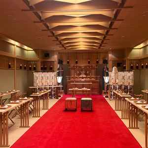 神前式は考えていませんでしたが、会場の和を感じさせる雰囲気が気に入り神前式も検討することにしました！