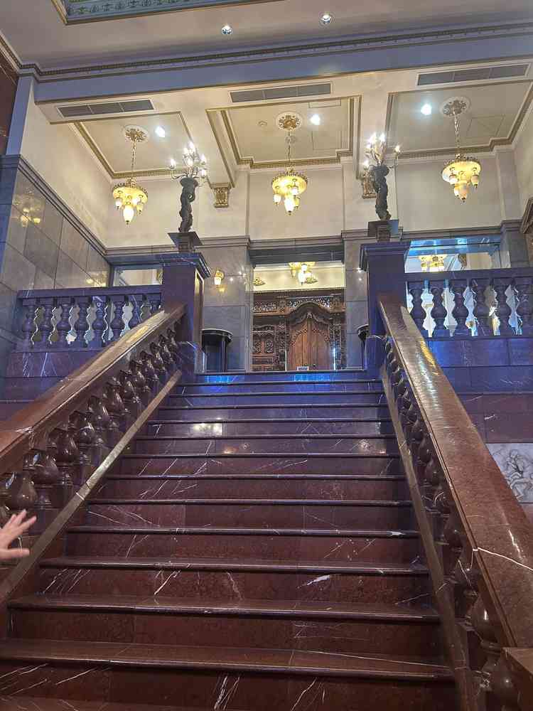 2階へ上がる階段