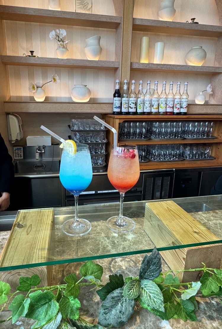 パーティ会場のドリンク。写真映えするようなドリンクで味も美味しかったです。