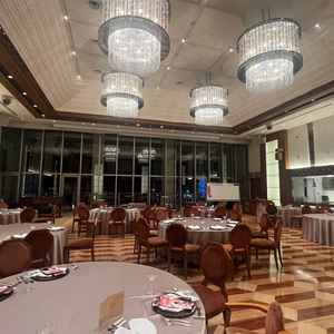 披露宴会場　神戸はジャズ発祥の地なのでジャズをイメージしているそうです