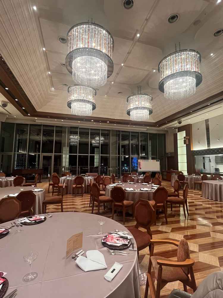 披露宴会場　神戸はジャズ発祥の地なのでジャズをイメージしているそうです