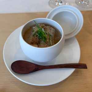 鯛のお茶漬け。地産地消を掲げ、東京都の食材にこだわっているそうです。