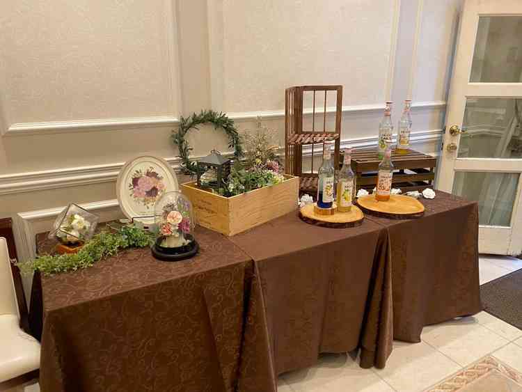 ゲストがウェルカムドリンクを飲みながら過ごす空間は楽しく待てる装飾ができそうでワクワクしました。