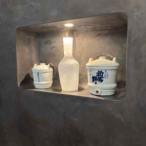 ホールで漆黒の壁が雰囲気が素敵でした。