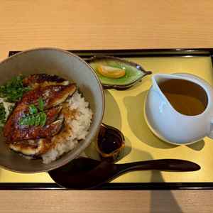 試食とは思えないくらいの量をいただきました。なかでもひつまぶしがとても美味しかったです。