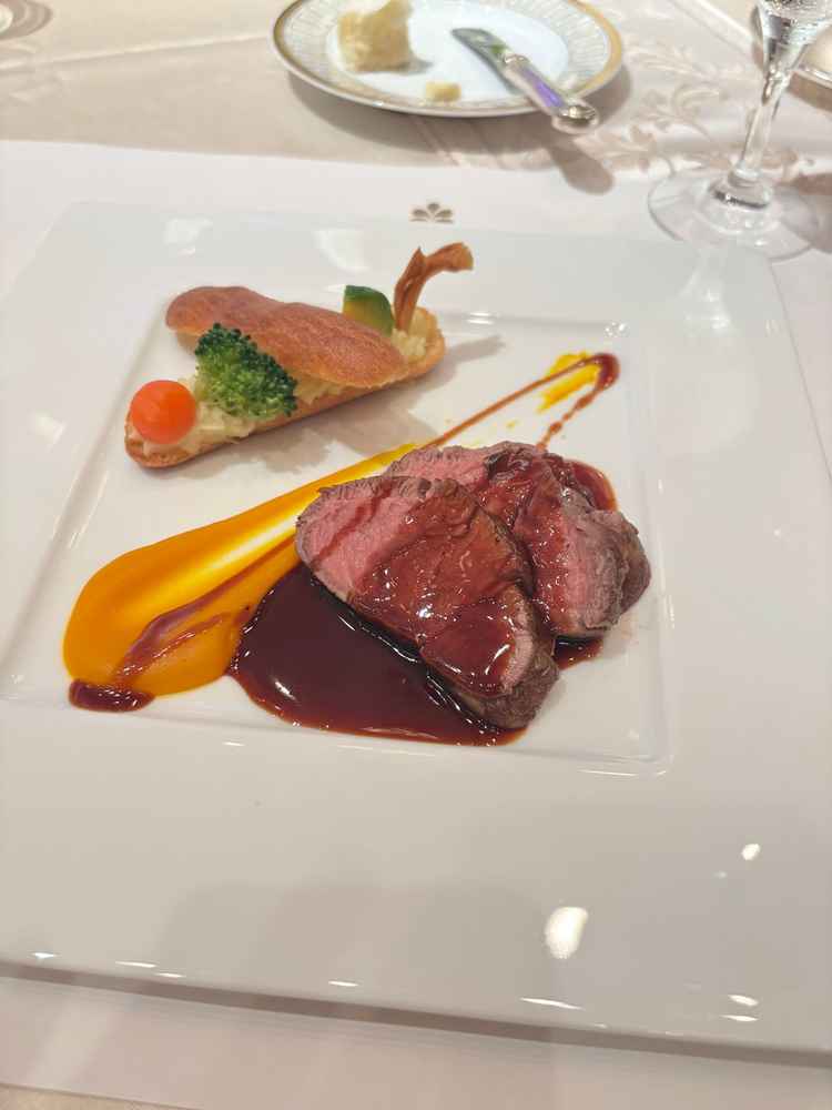 試食のメイン料理。さすがお肉が美味しかったです。