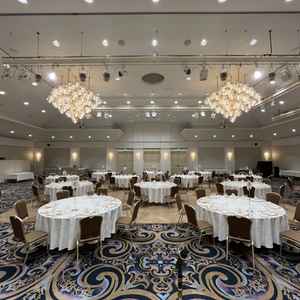 披露宴会場の写真。とても広い会場で、いろいろな演出の対応が可能とのことでした。
