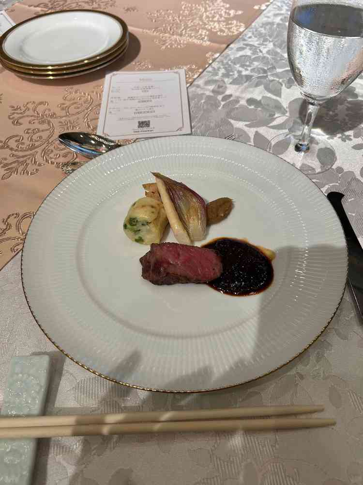 お料理の試食です。和食のメインだった記憶です。