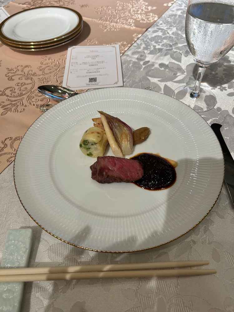 お料理の試食です。和食のメインだった記憶です。