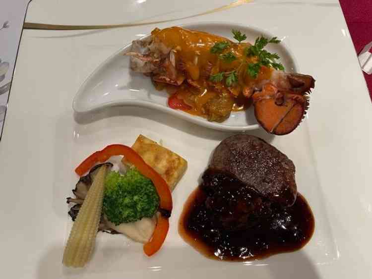 3皿試食したうちの一皿。豪華な上においしい。