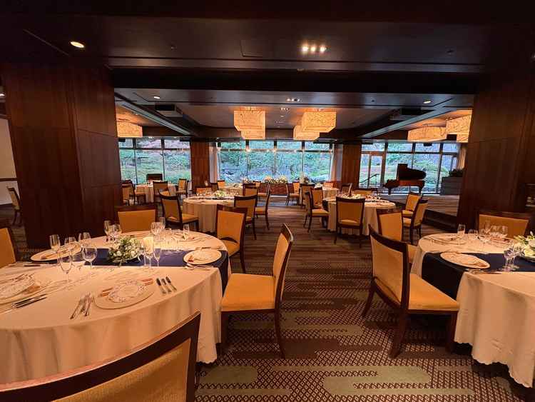 披露宴会場は、とても落ち着きのあるアットホームな会場でした。