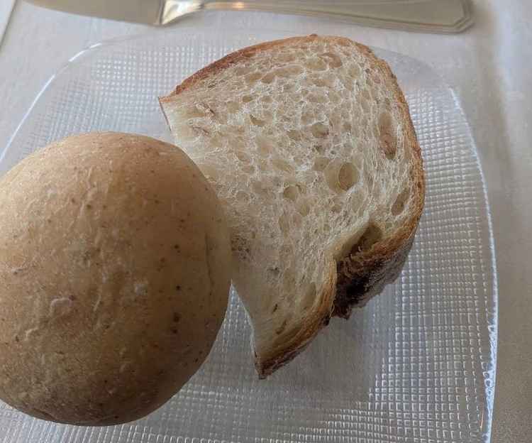 試食会なのにパンもついてた。