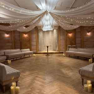 挙式会場。自分好みに装飾などアレンジが可能とのことでした。