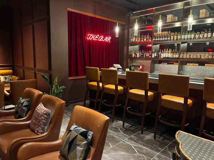 ブライズルームはなんと普段は会員制バーとして運営されているお部屋です。アダルトな雰囲気です。