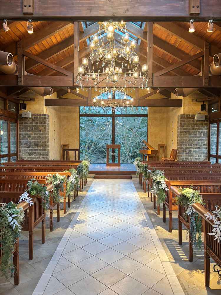 チャペル。ナチュラルなデザインで暖かさがあり大きな窓から見える景色がとても綺麗でした