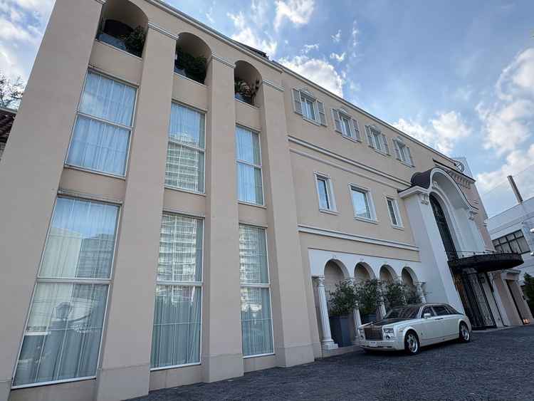 駐車場があるので車はもちろん、駅チカで電車でもアクセスがとても良いのが魅力的でした。