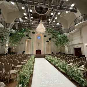 緑が多く開放的。全天候型で、天気気にしなくていい。入り口からチャペルまでの距離が近く動線が良い。