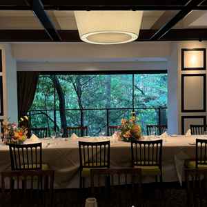 縦長の会場でした。こじんまりしていてゲストの距離と近くてよかったです。