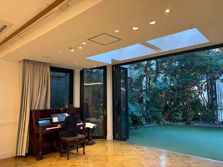 披露宴会場から見るお庭もいい感じです