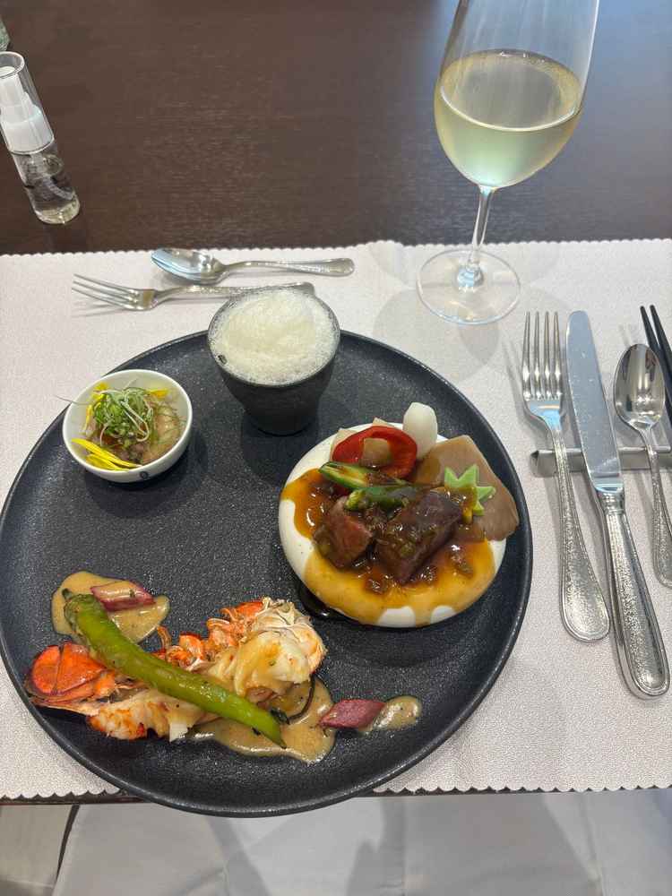 料理は選べるスタイルでこの写真は和
