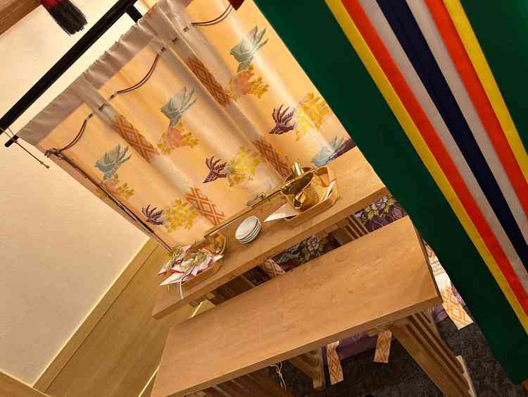 和の式場は、落ち着いた雰囲気と上品さがあり、日本らしい趣を感じられる印象を持っていました。