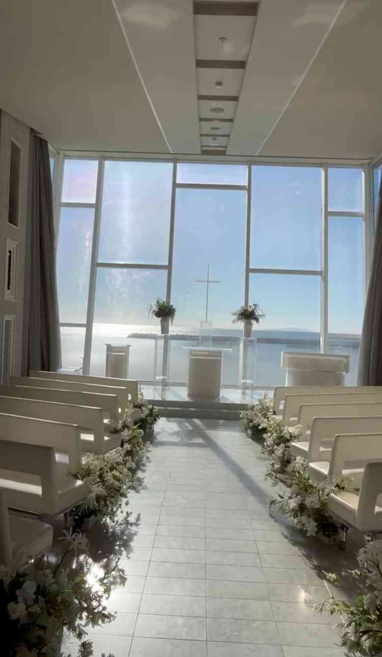 チャペルのカーテンが開けた時