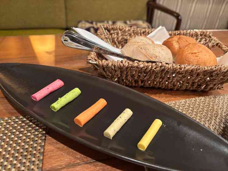 様々な味のバター。色んな味が楽しめ、パンがすぐなくなってしまった。