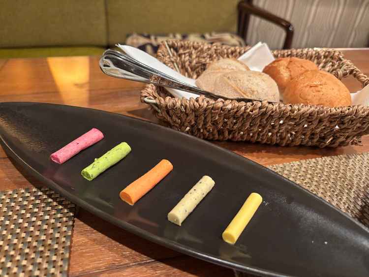 様々な味のバター。色んな味が楽しめ、パンがすぐなくなってしまった。