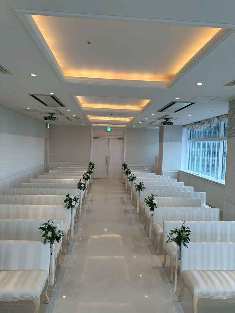 チャペル新郎新婦がゲスト側に振り返った時の眺め。