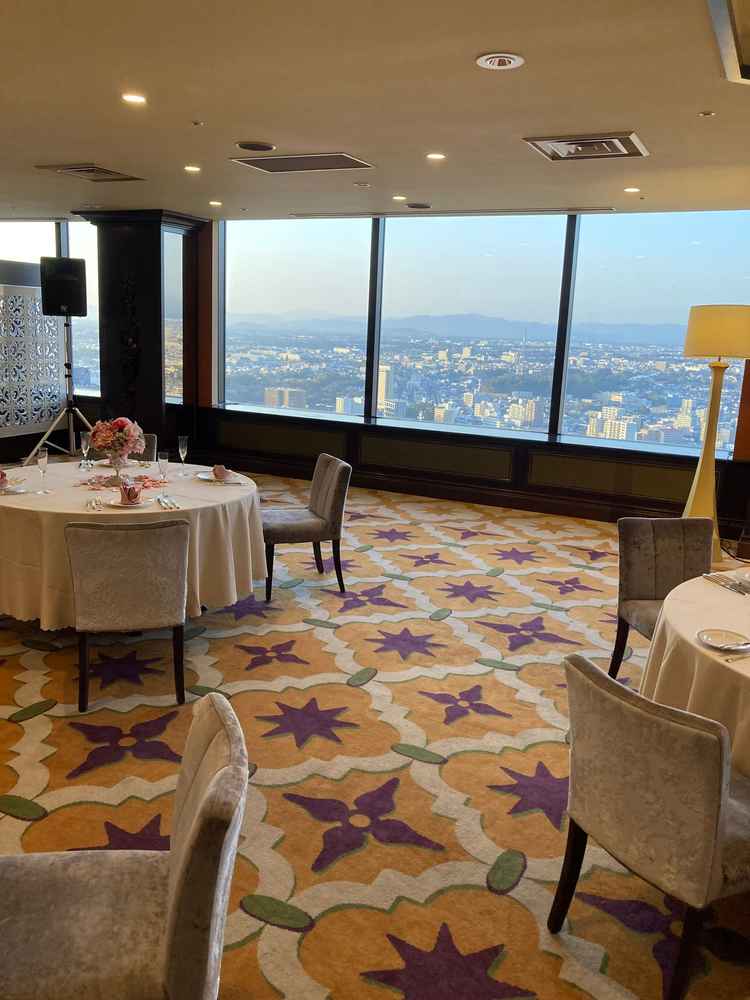 30Fの別披露宴会場。こちらは東側に位置しており、シティ側が見れる