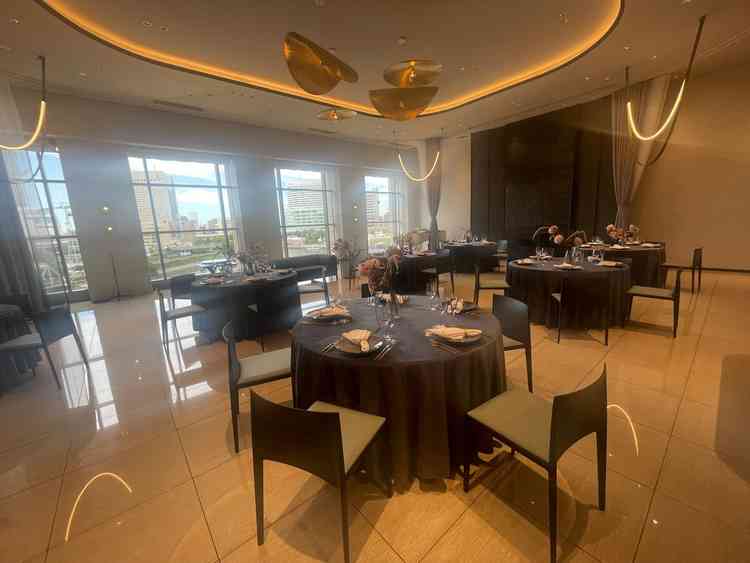 シックな会場もいい