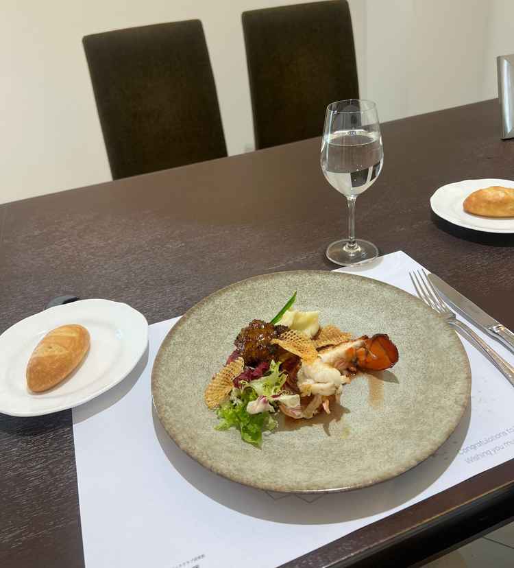 見た目も華やかで味も美味しく、ゲストみんなが笑顔になる素敵なお料理でした。