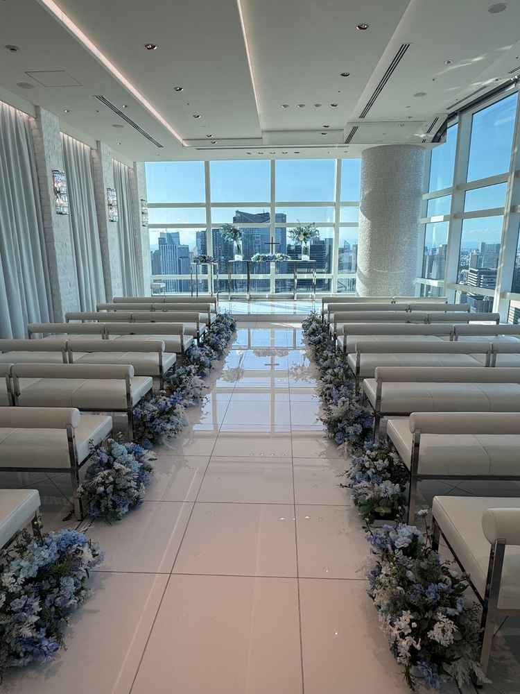 扉を開けた瞬間、目に入るこの景色がとても眩しく煌びやかに感じました。