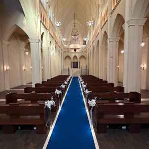 青色のチャペルが綺麗でした