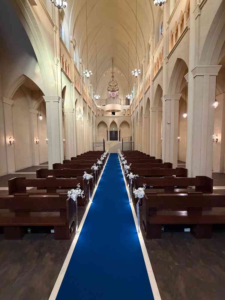 青色のチャペルが綺麗でした