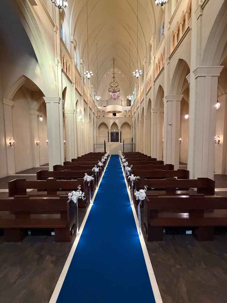 青色のチャペルが綺麗でした