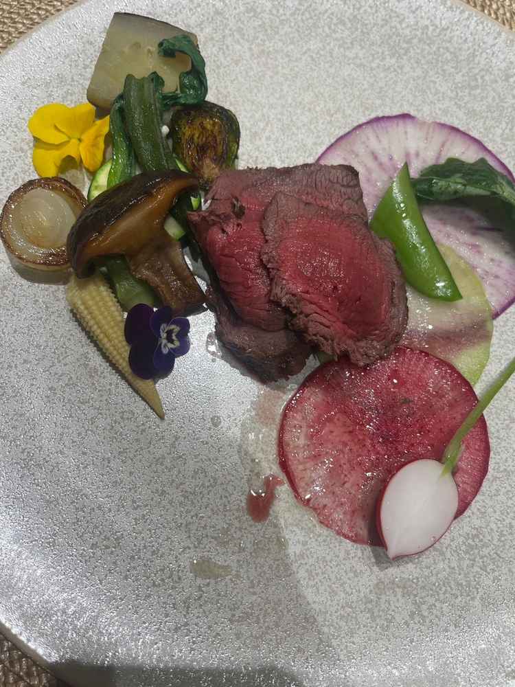 試食の写真。盛り付けと色彩のバランスが素敵でした。