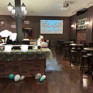 ロビーはレンガ調でバーのような雰囲気！とてもおしゃれ✨