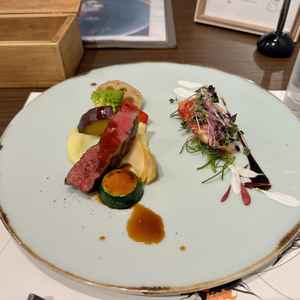 試食で頂いた一皿。フレンチと和の融合ということで、とても美味しかったです。