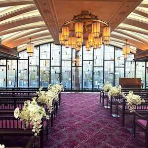 落ち着いた雰囲気のチャペルの写真。和装にも合う素敵な落ち着いた印象でした。